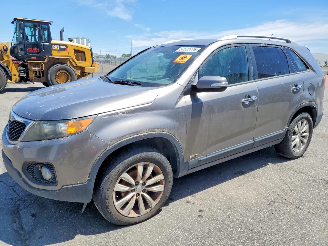 Salvage Kia Sorento Image