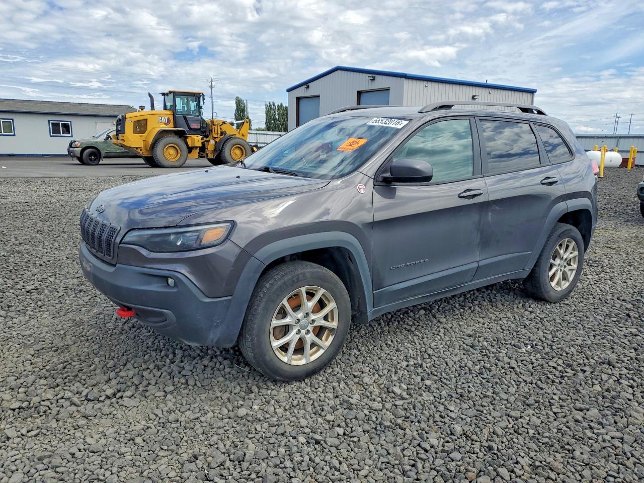 Salvage Jeep Cherokee Image