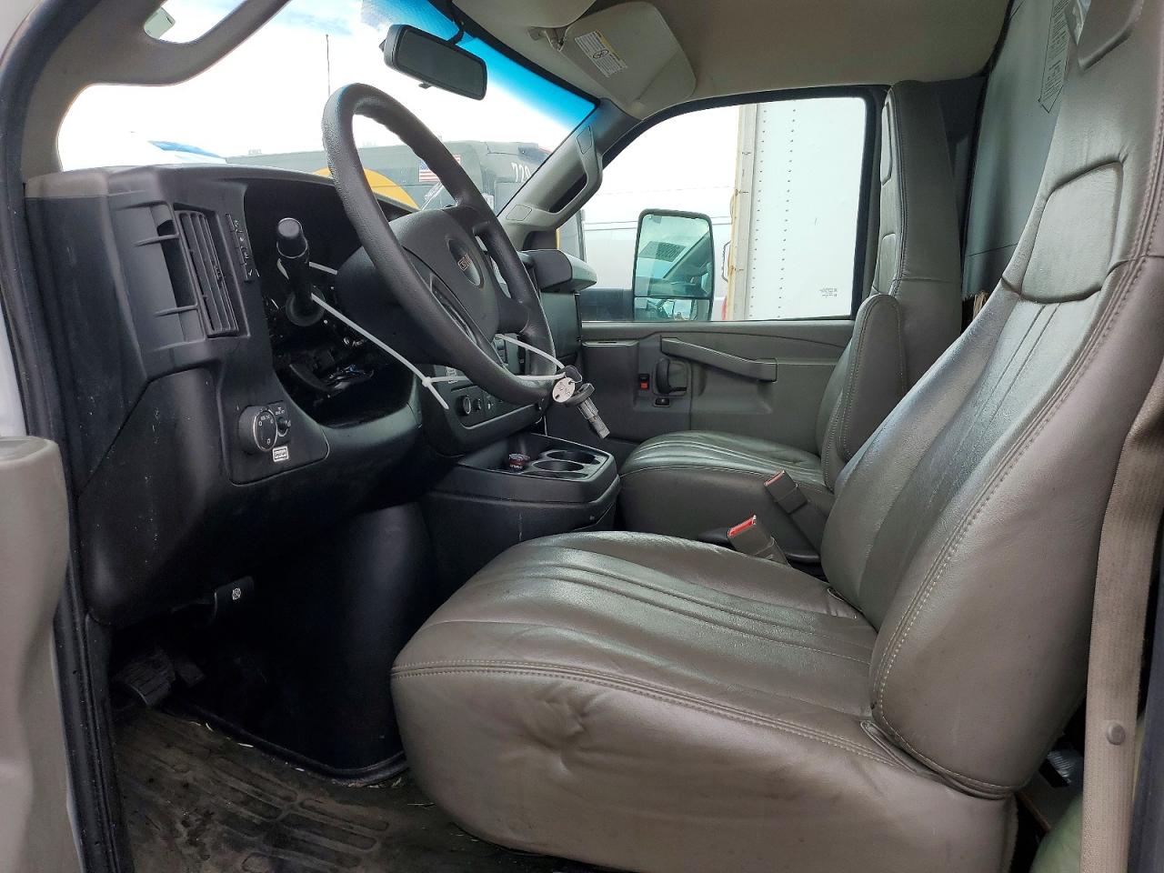 GMC Savana Cutaway G3500