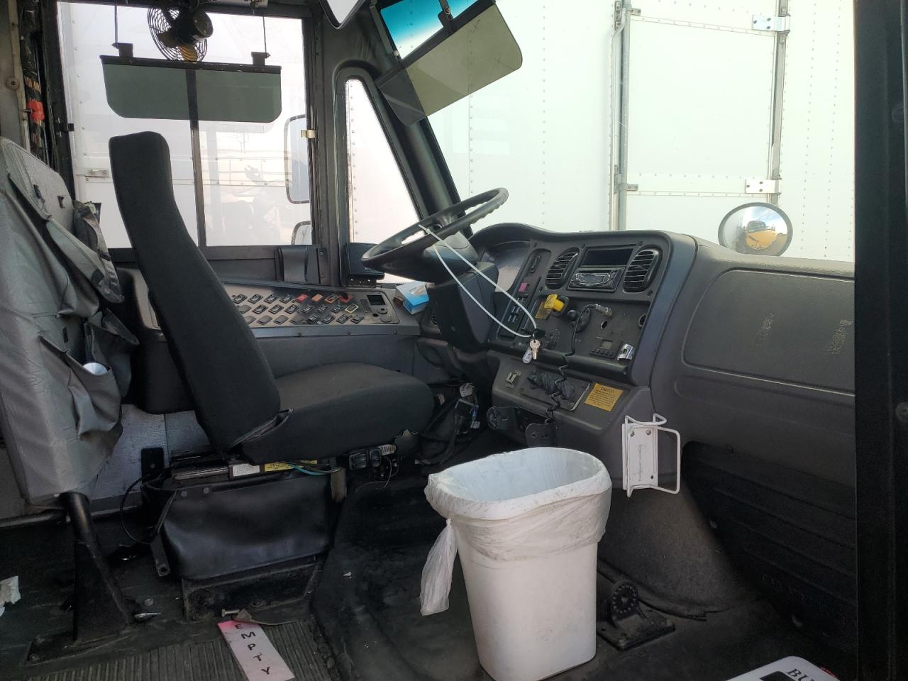 Freightliner Chassis B2b