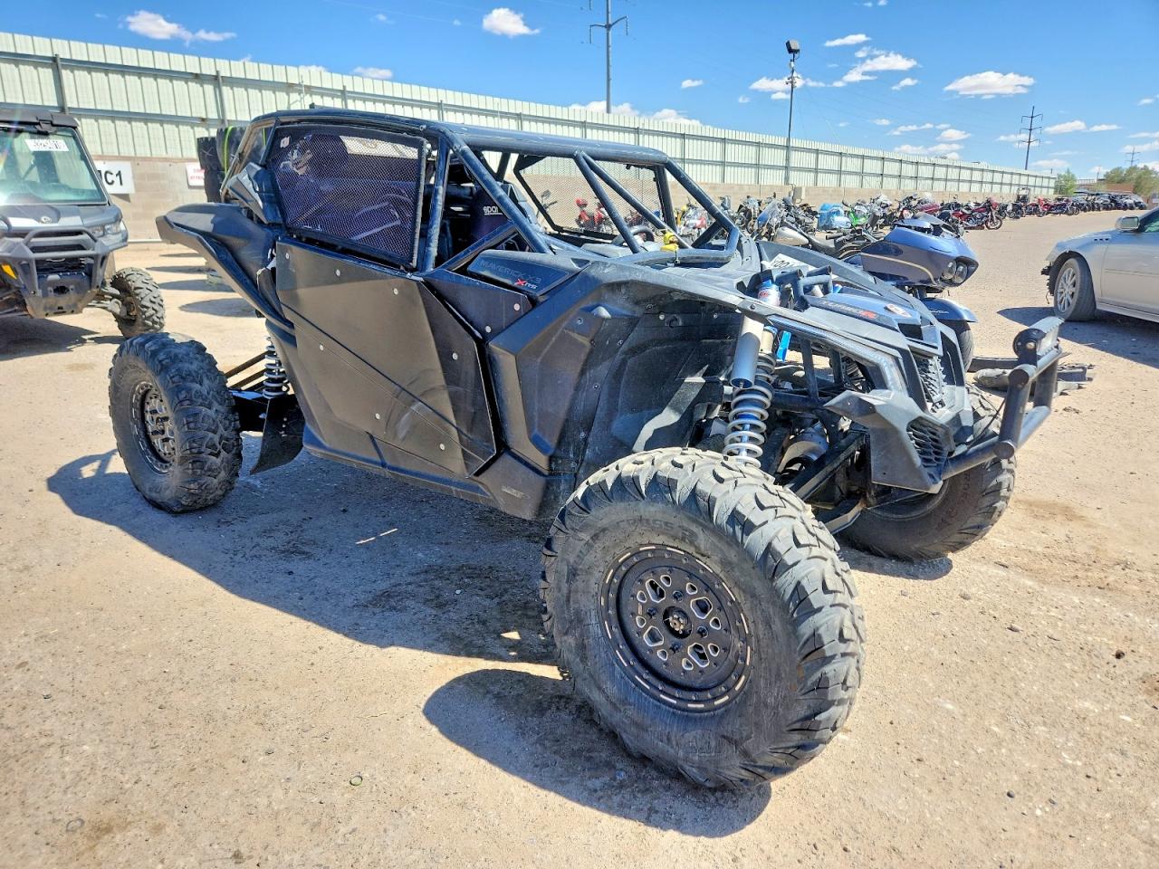 Salvage Can-Am Maverick X3 Image
