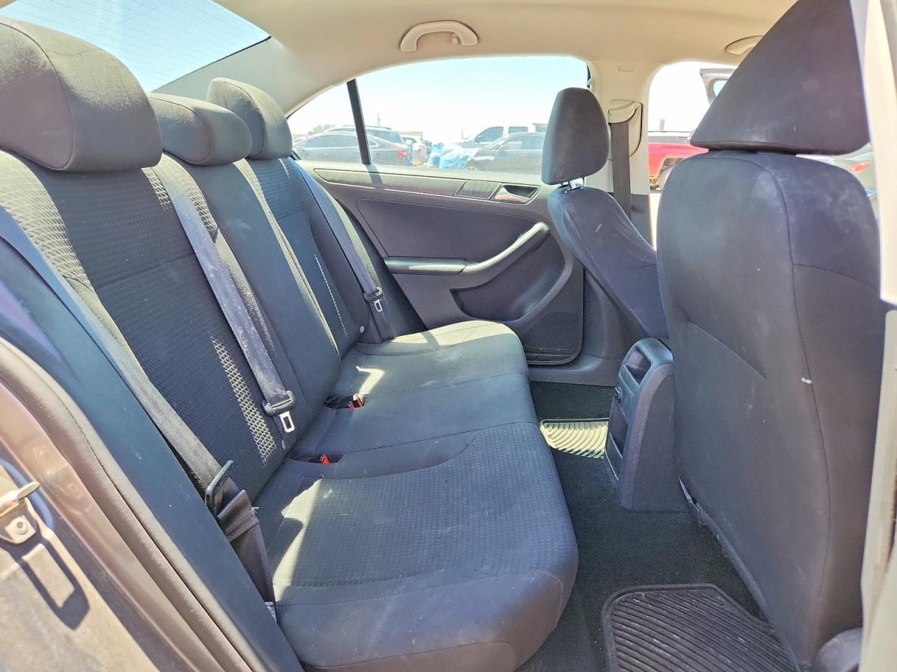Volkswagen Jetta Base