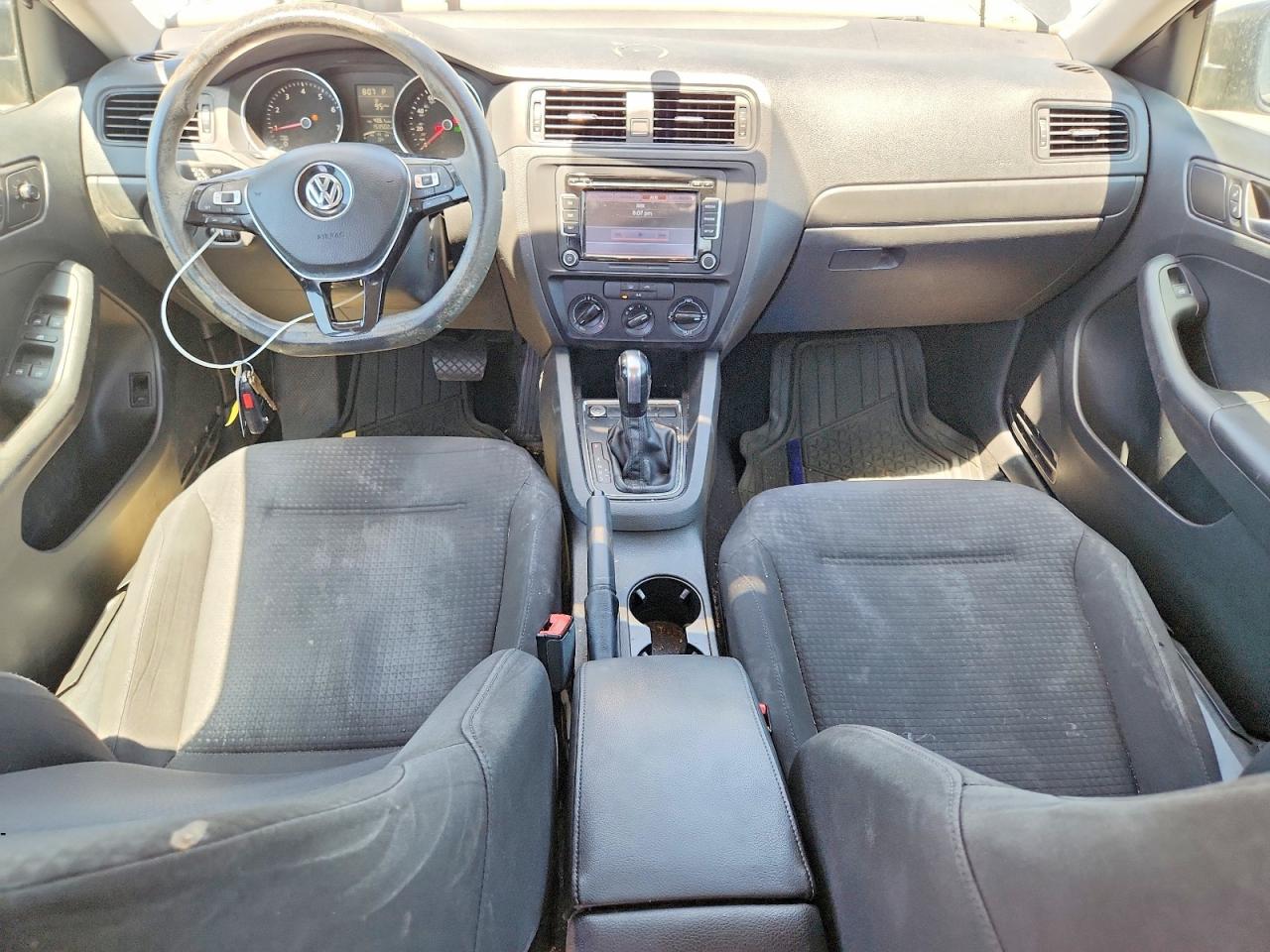 Volkswagen Jetta Base