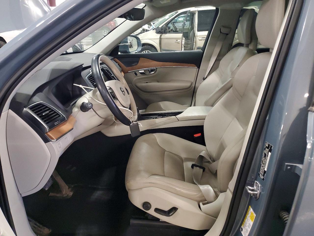 Volvo XC90 T5 Momentum