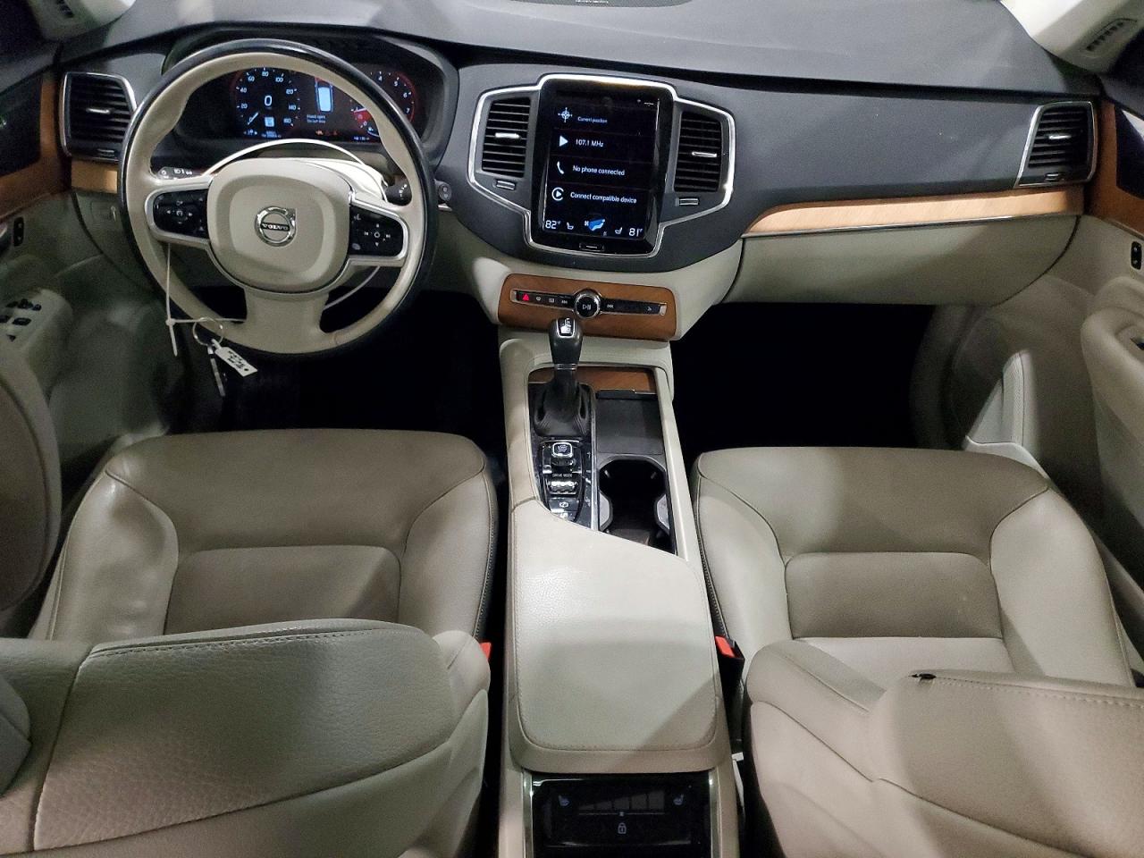 Volvo XC90 T5 Momentum