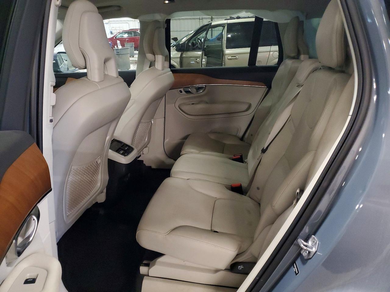 Volvo XC90 T5 Momentum