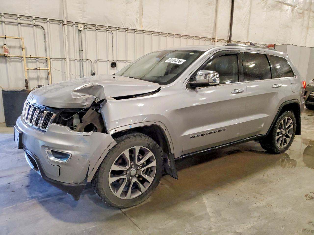 Salvage Jeep Cherokee Image