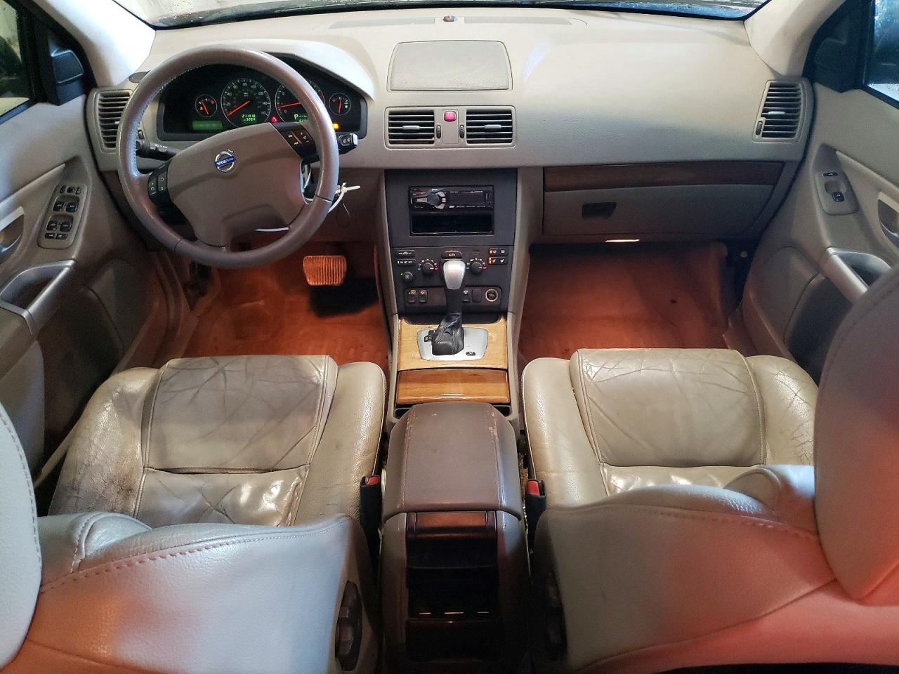 Volvo XC90 T6