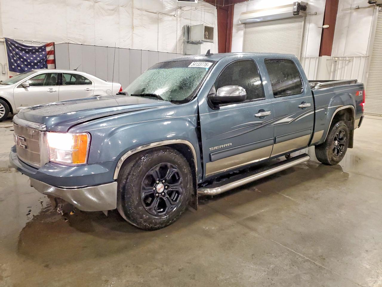Salvage GMC Sierra Image