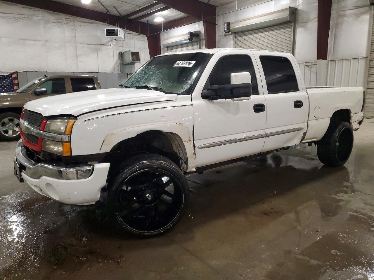 Salvage GMC Sierra Image