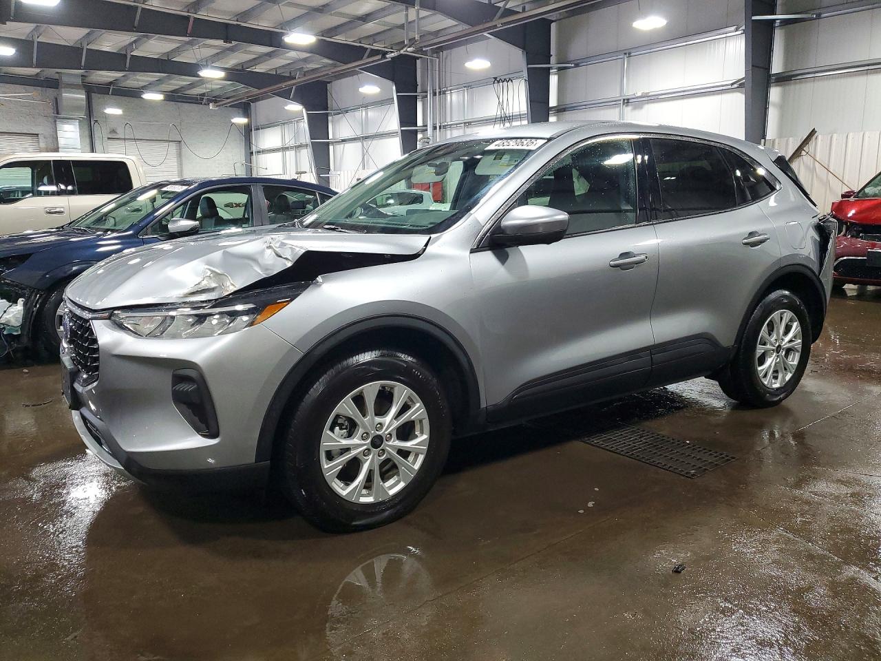 Salvage Ford Escape Image