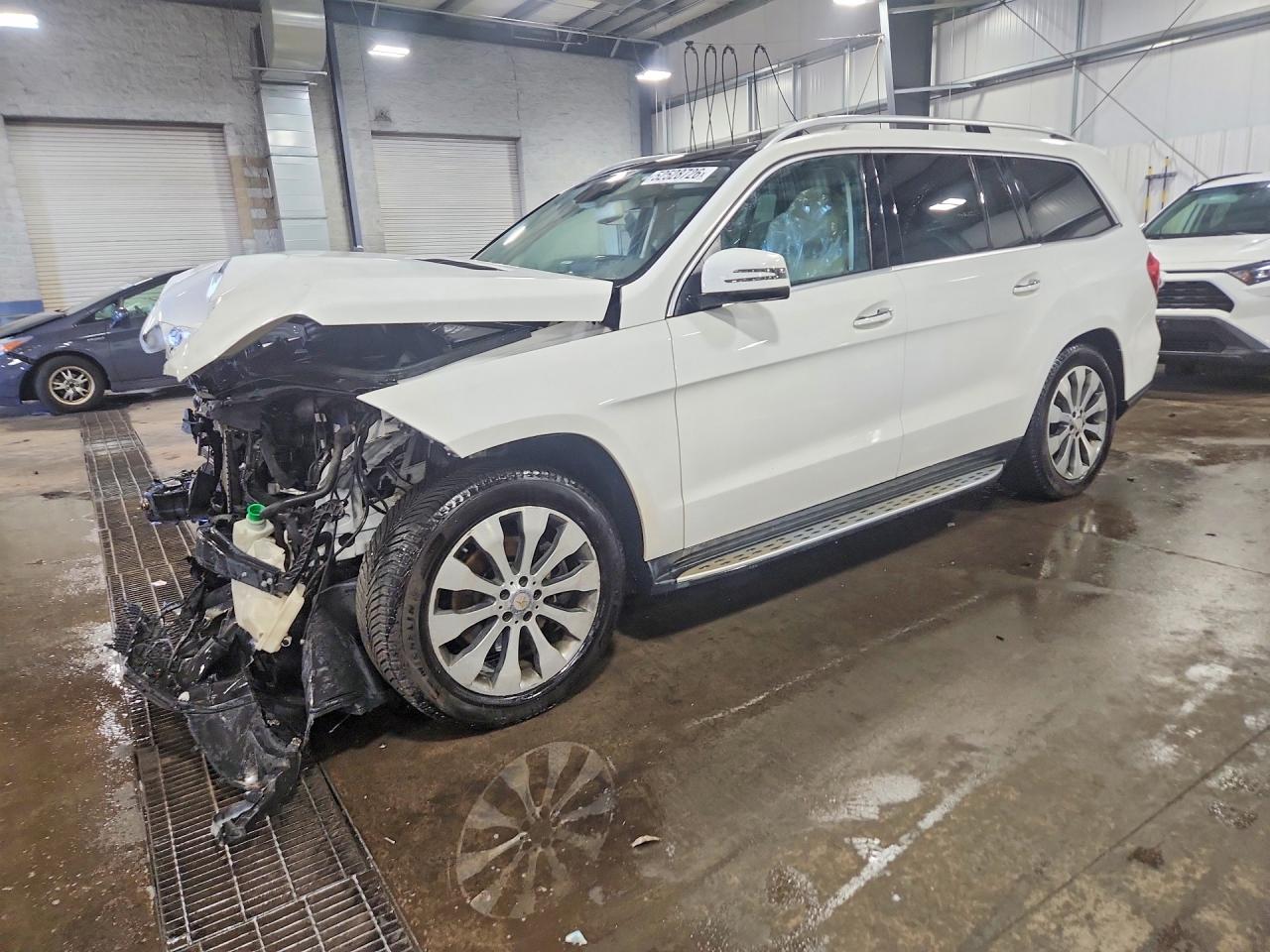 Salvage Mercedes-Benz Gls-class Image