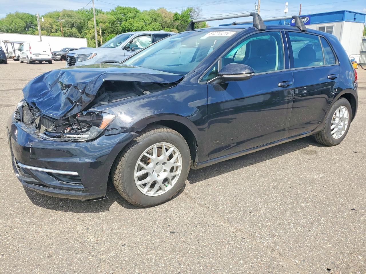 Salvage Volkswagen Golf Image