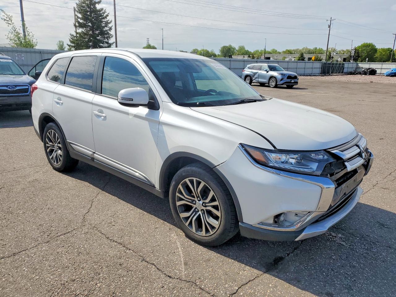 Mitsubishi Outlander Se