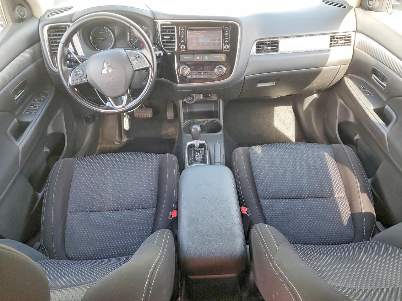 Mitsubishi Outlander Se