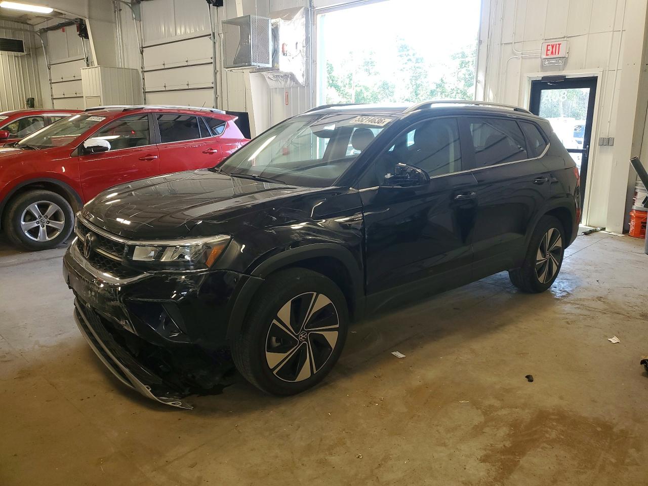 Salvage Volkswagen Taos Image