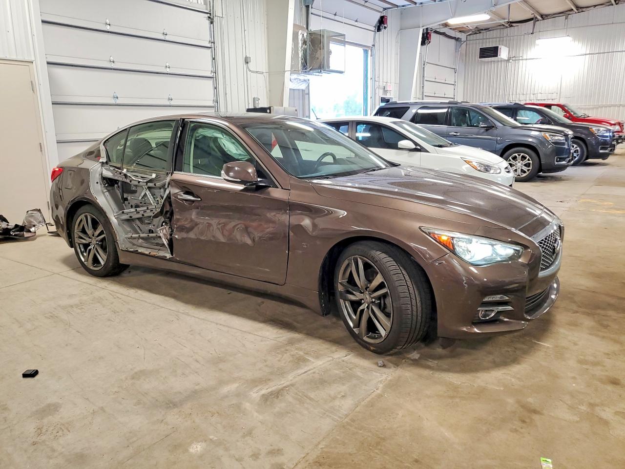 INFINITI Q50 Premium