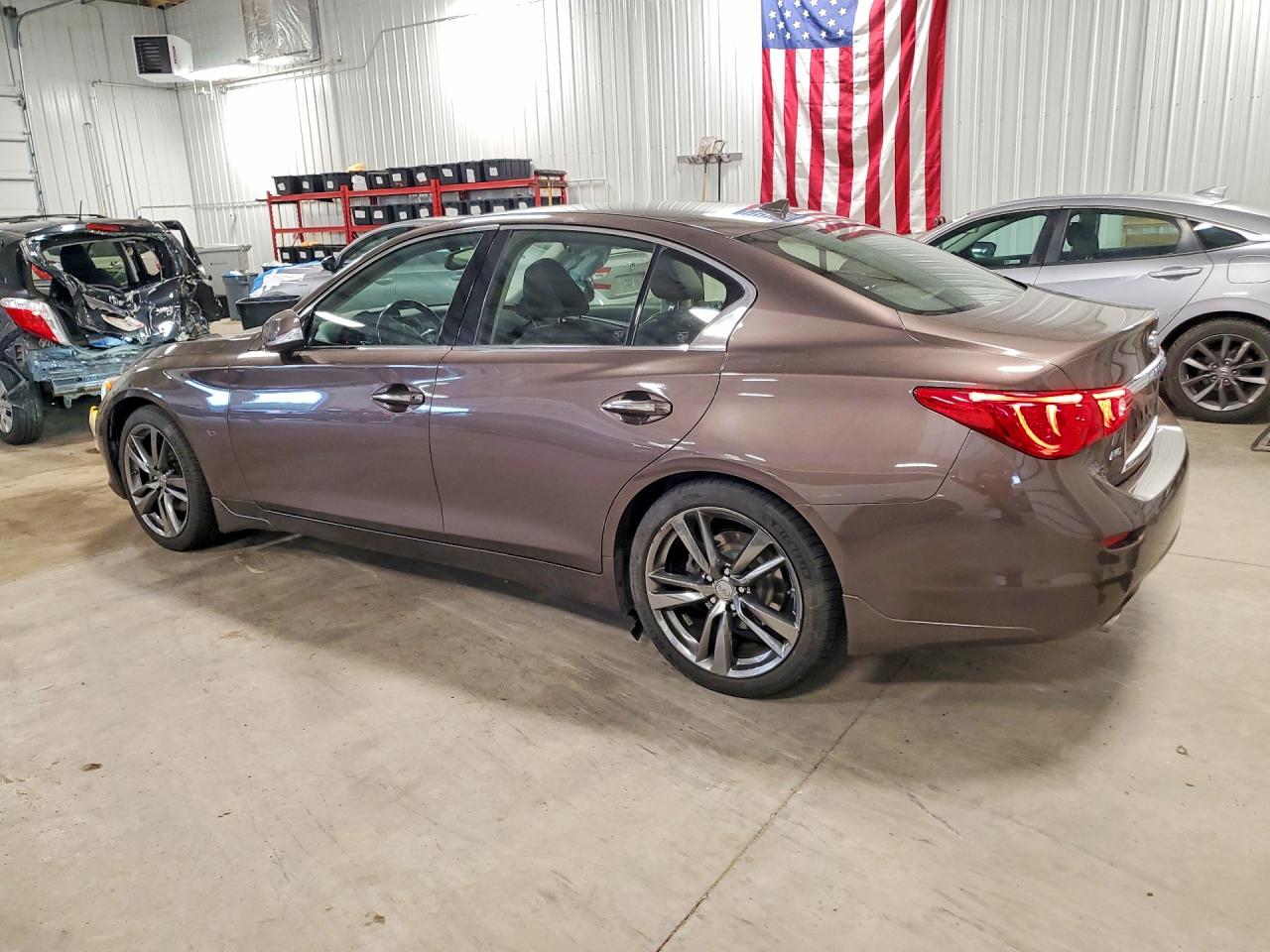 INFINITI Q50 Premium
