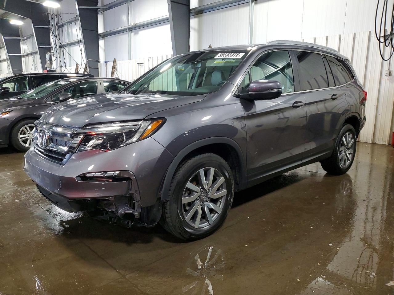 Salvage Honda Pilot Image