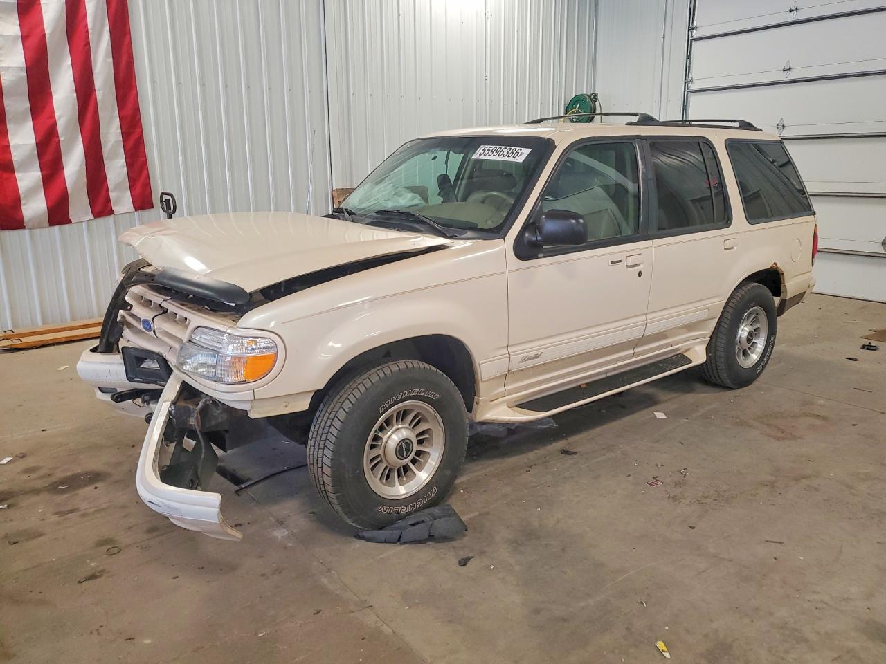 Salvage Ford Explorer Image