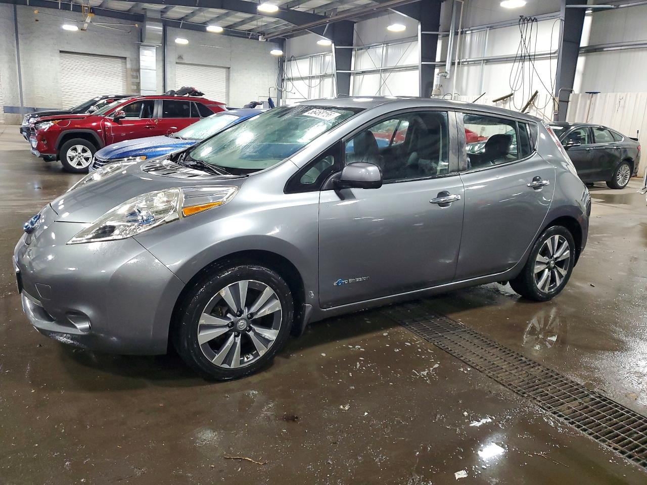 Salvage Nissan LEAF Image