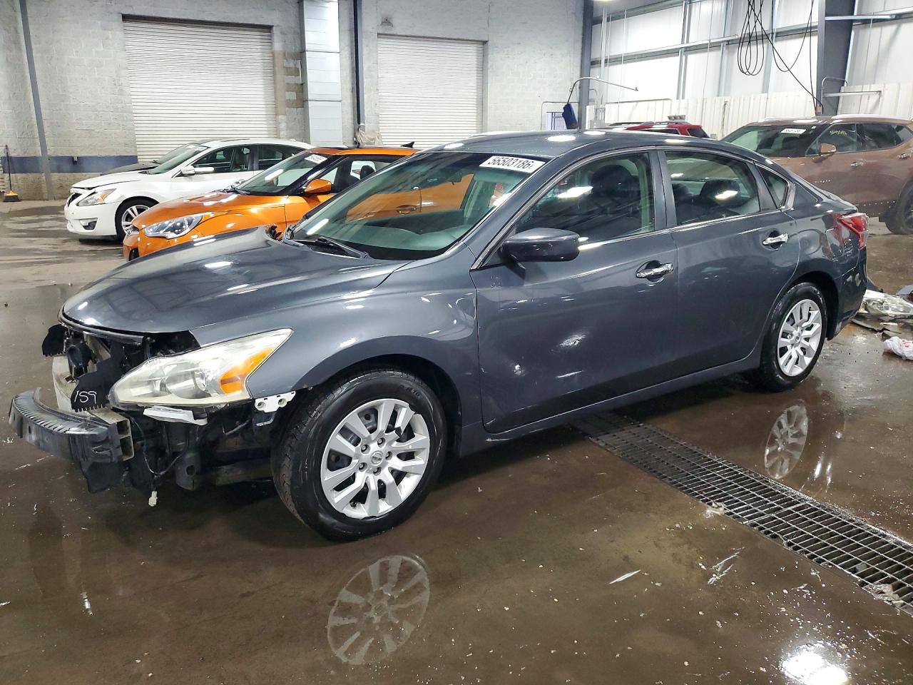 Salvage Nissan Altima Image