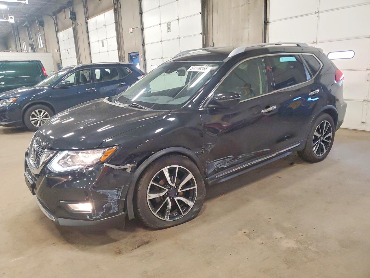 Salvage Nissan Rogue Image