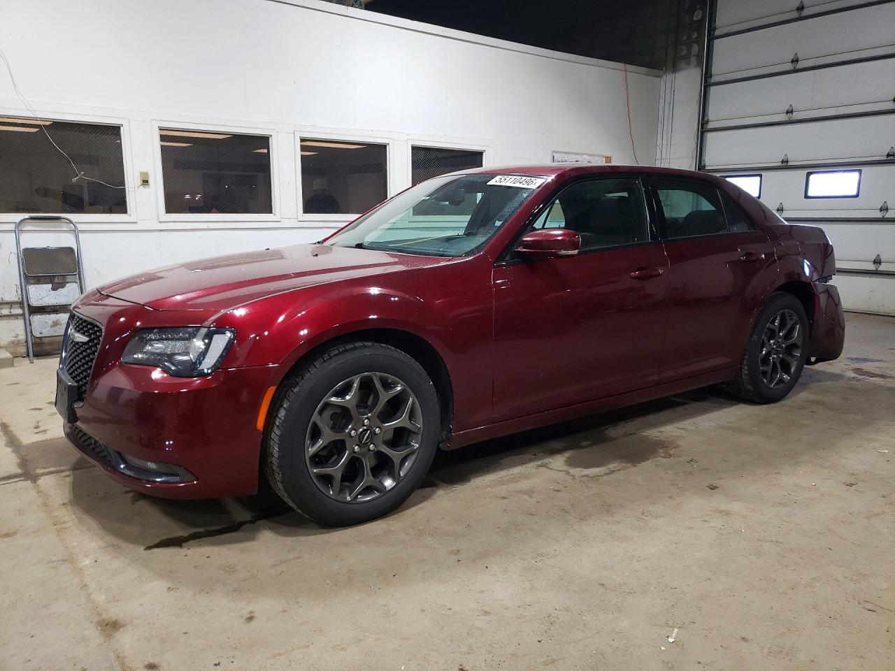 Salvage Chrysler 300 Image