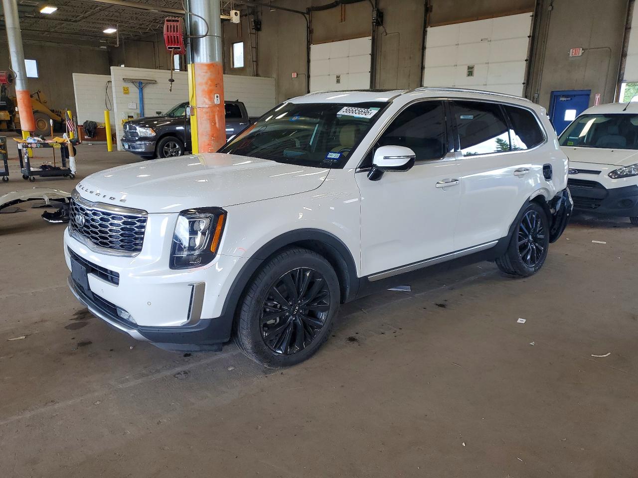 Salvage Kia Telluride Image