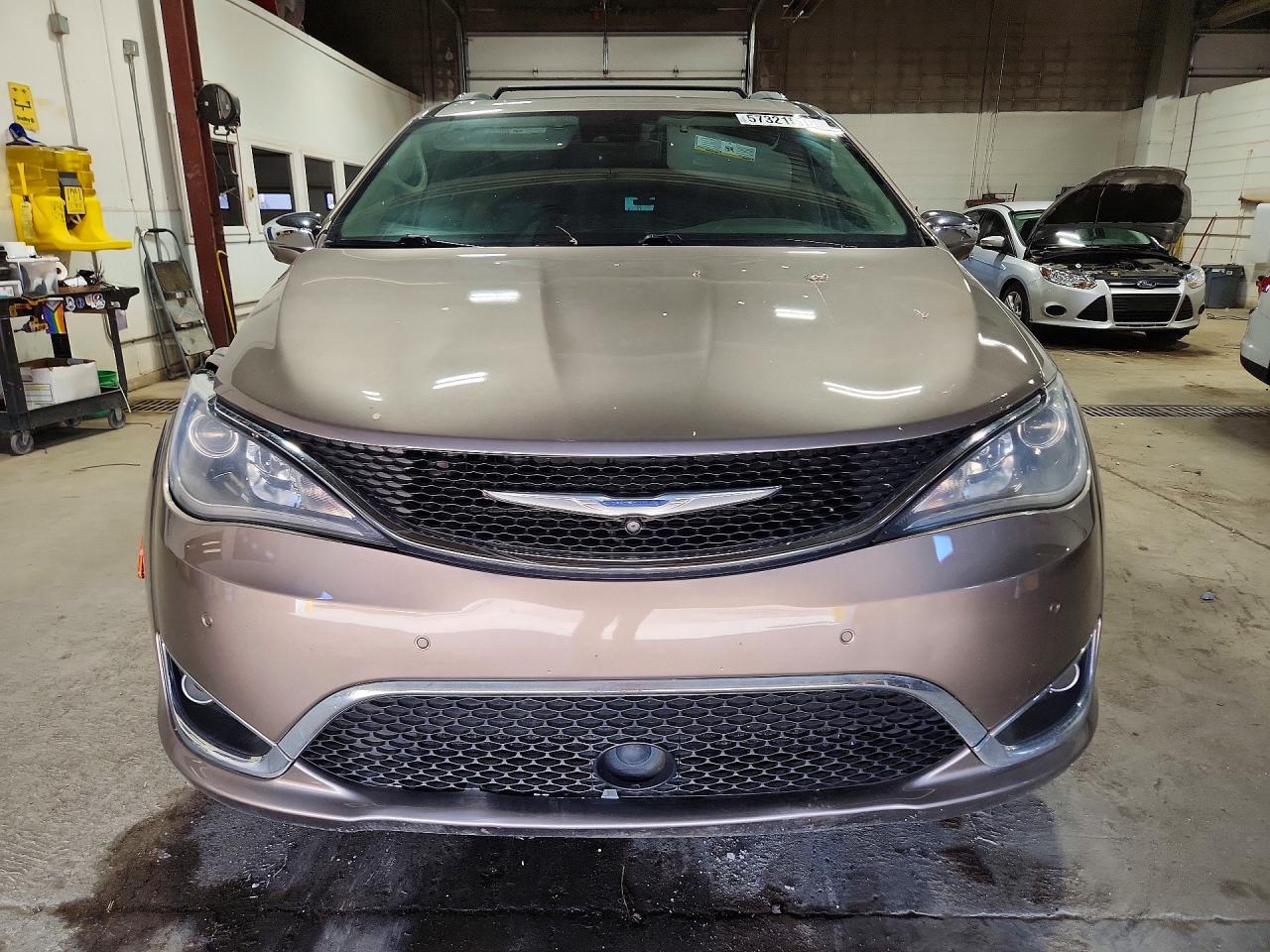 Chrysler Pacifica Limited