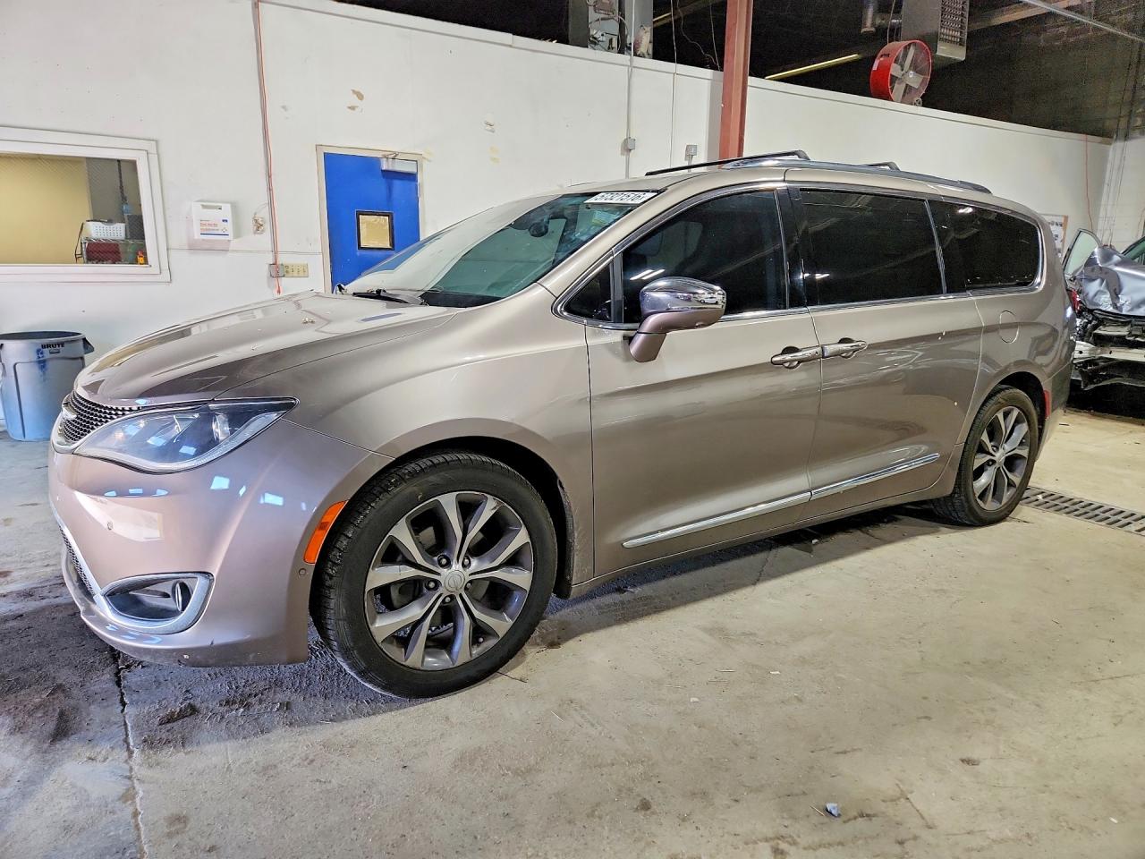 Salvage Chrysler Pacifica Image