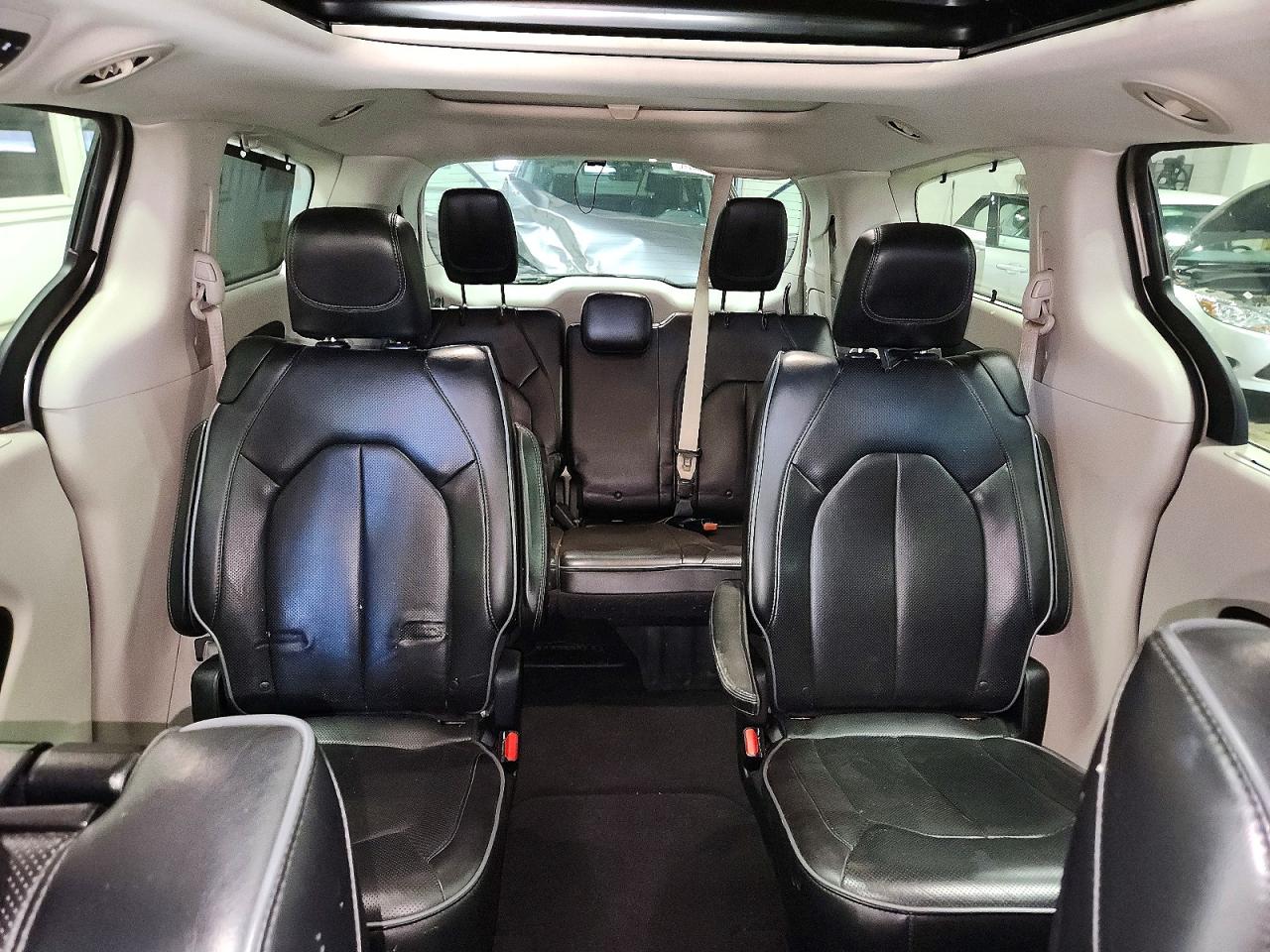 Chrysler Pacifica Limited