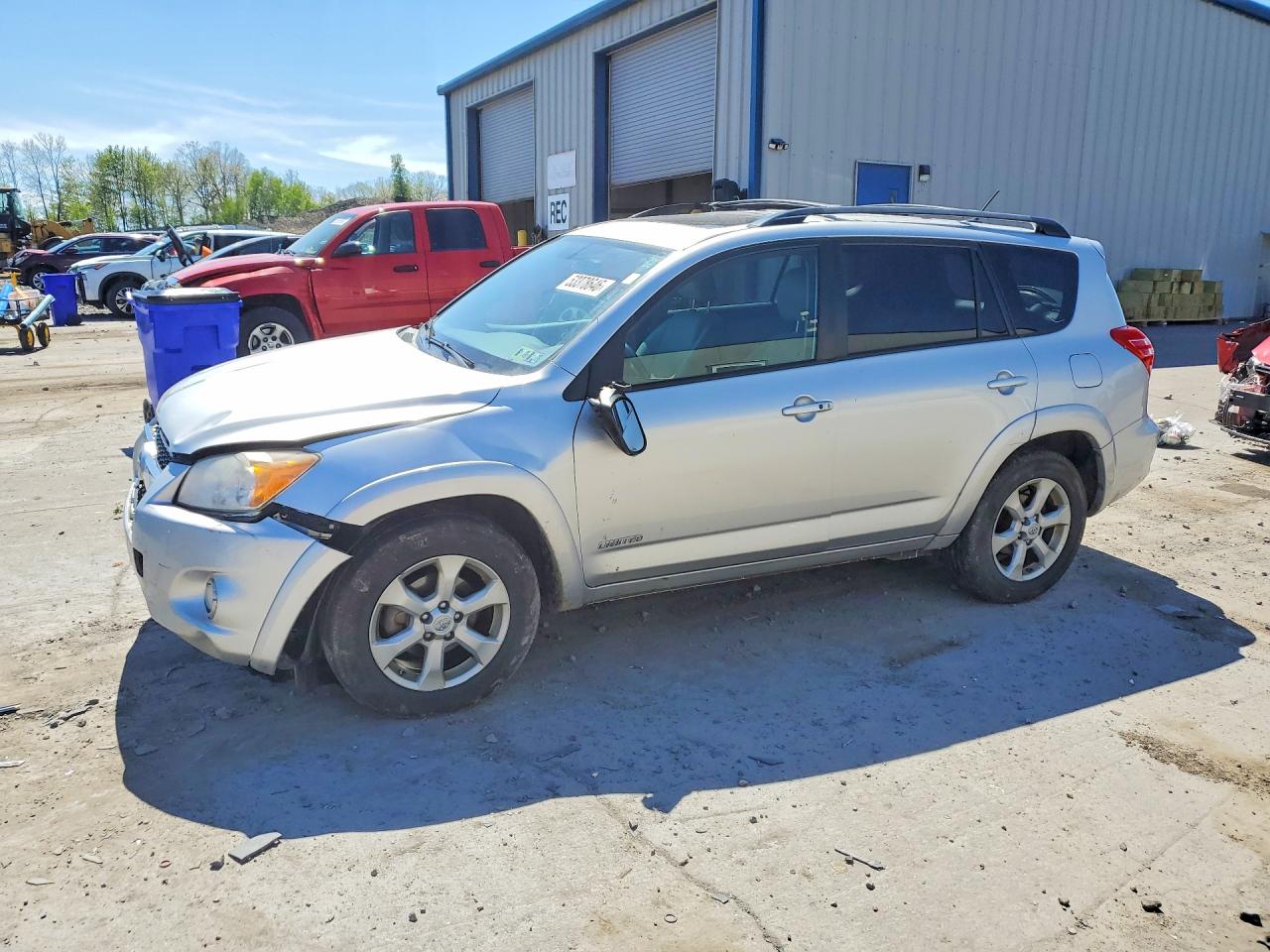 Salvage Toyota RAV4 Image
