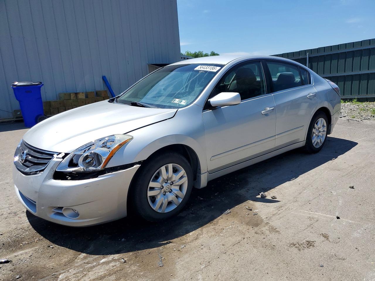Salvage Nissan Altima Image