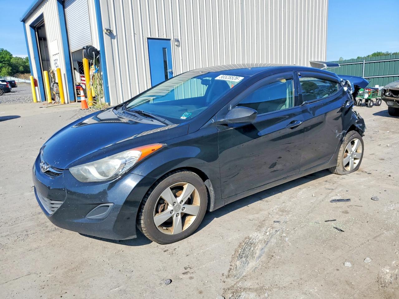 Salvage Hyundai ELANTRA Image