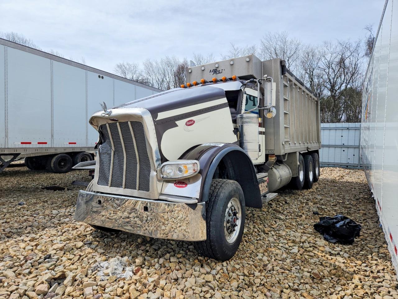 Peterbilt 389
