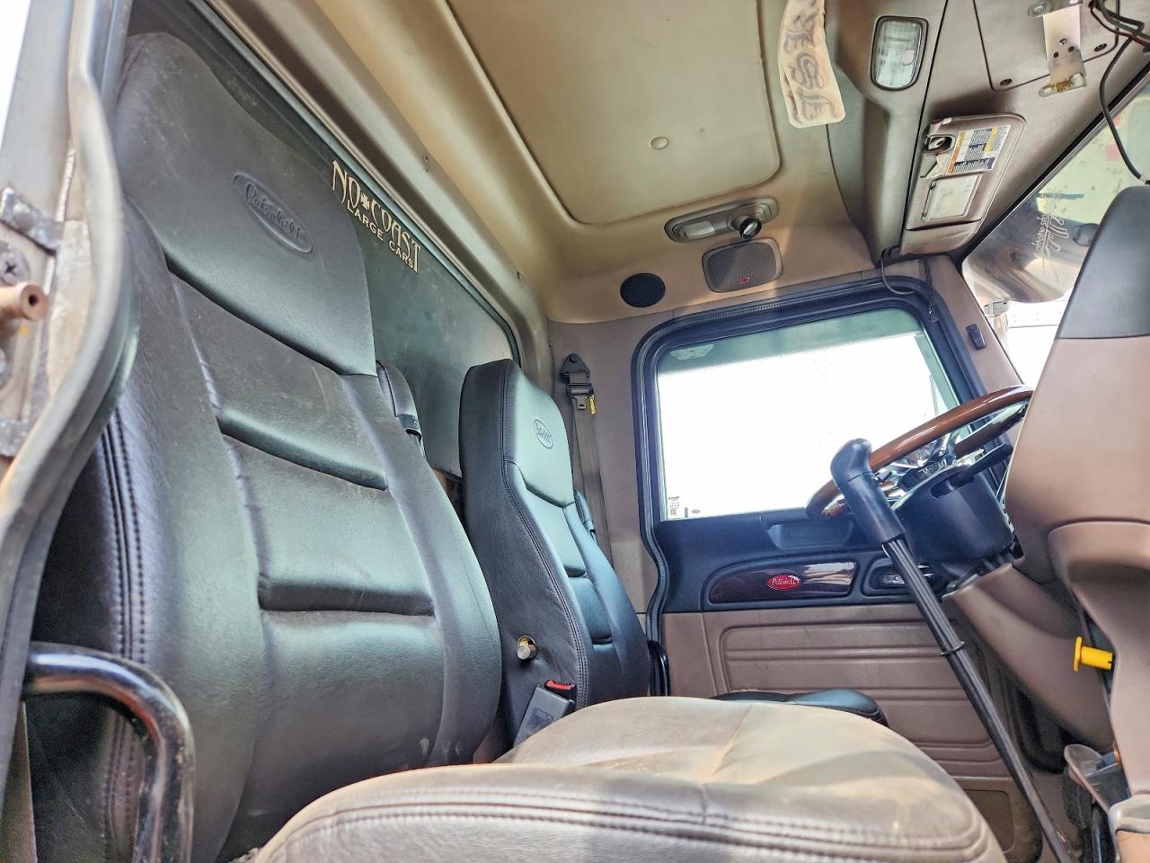 Peterbilt 389
