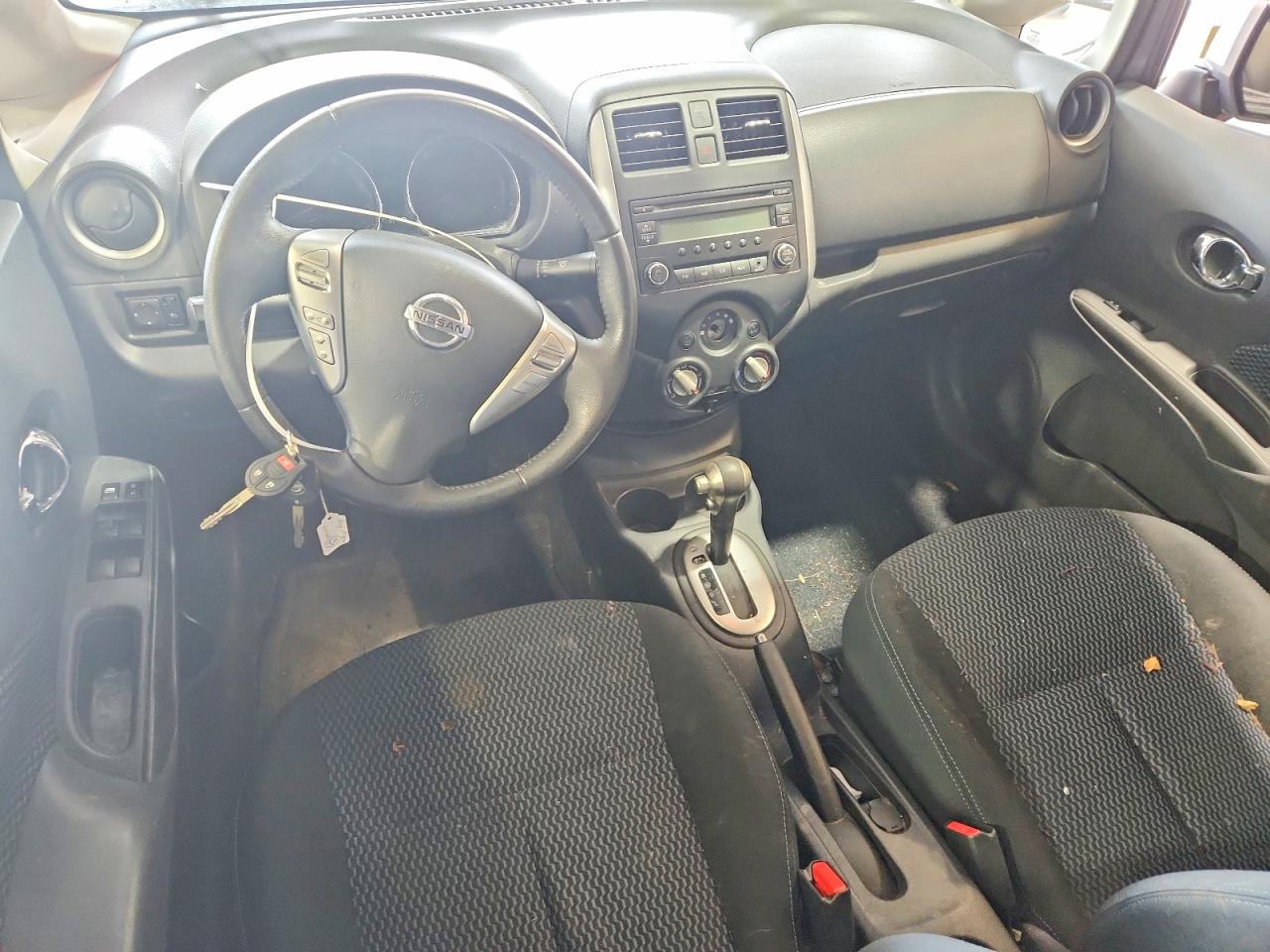 Nissan Versa Sv