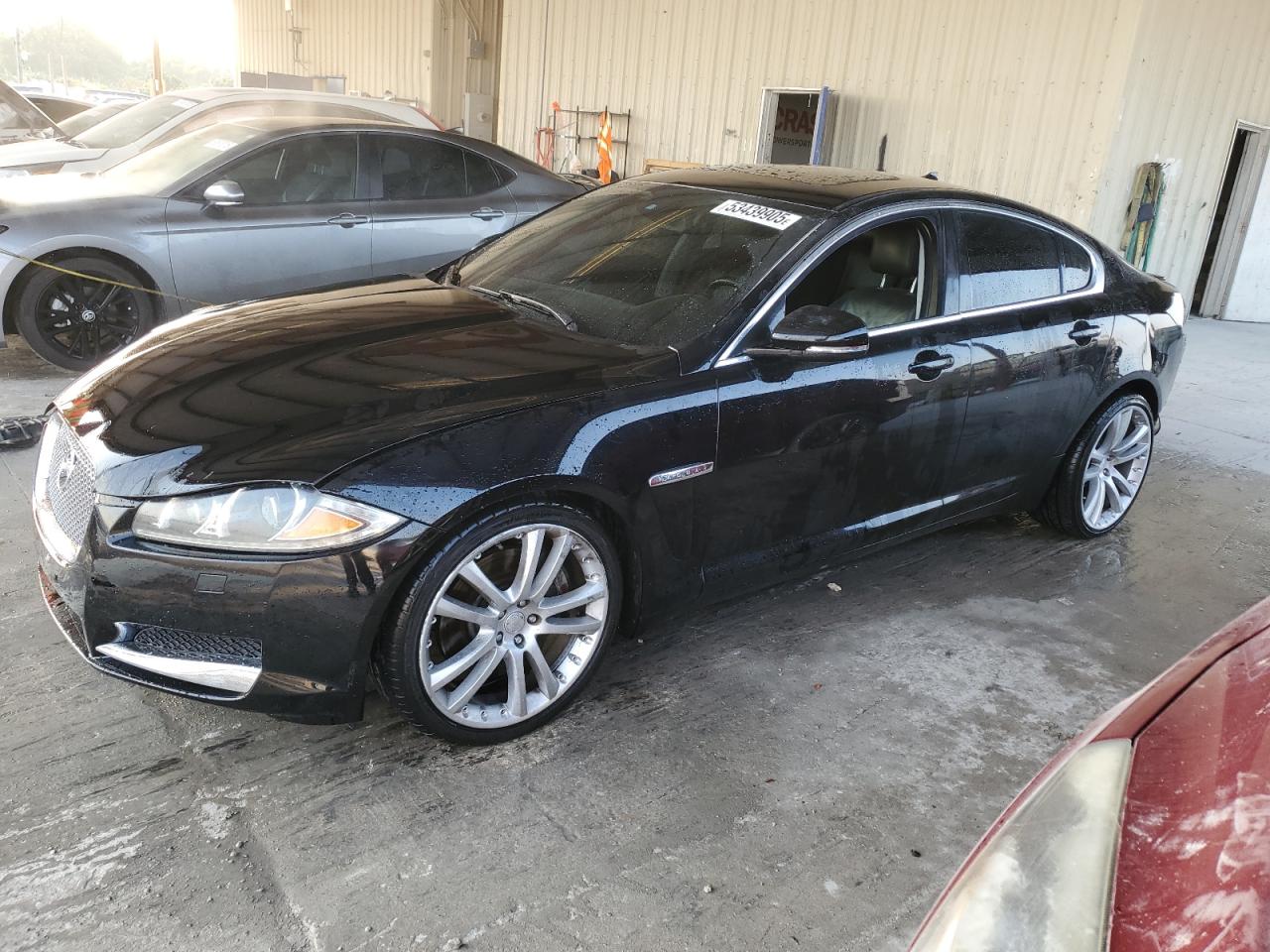 Salvage Jaguar XF Image