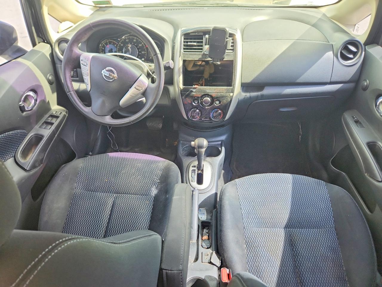 Nissan Versa Sv