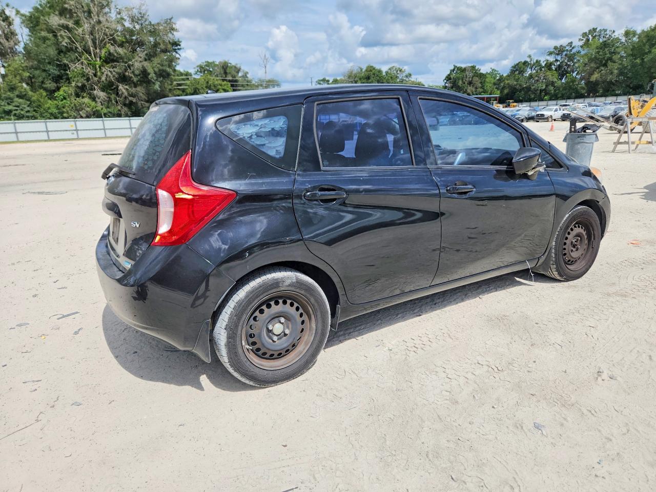 Nissan Versa Sv