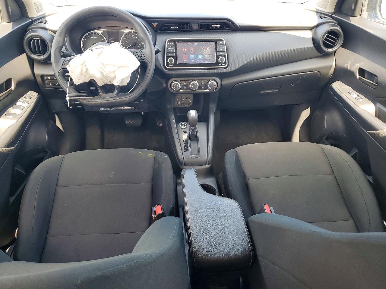 Nissan Kicks S