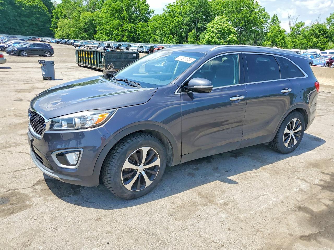 Salvage Kia Sorento Image
