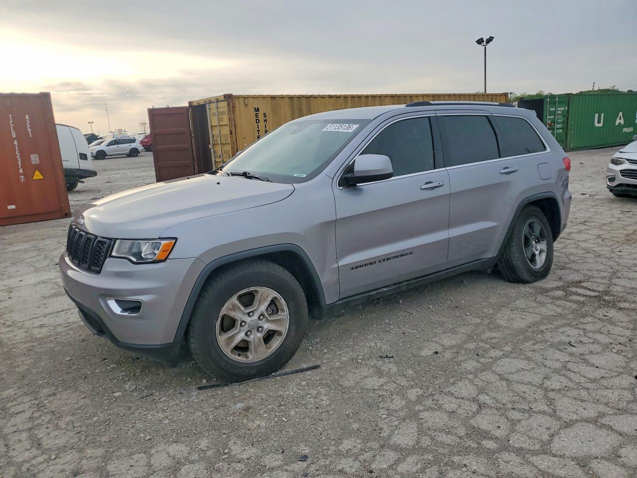 Salvage Jeep Grand Cherokee Image
