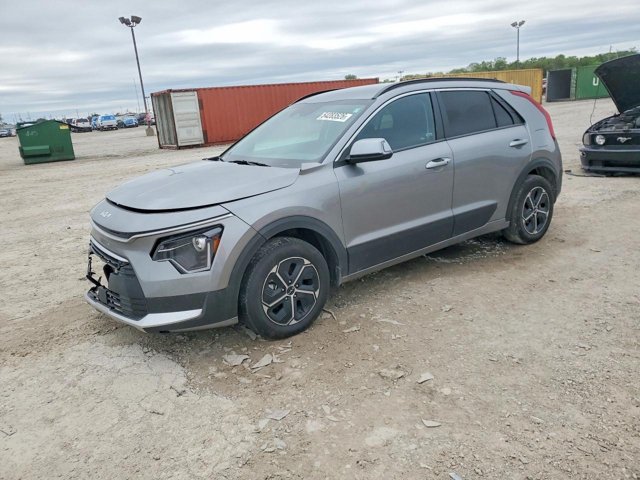 Salvage Kia Niro Image