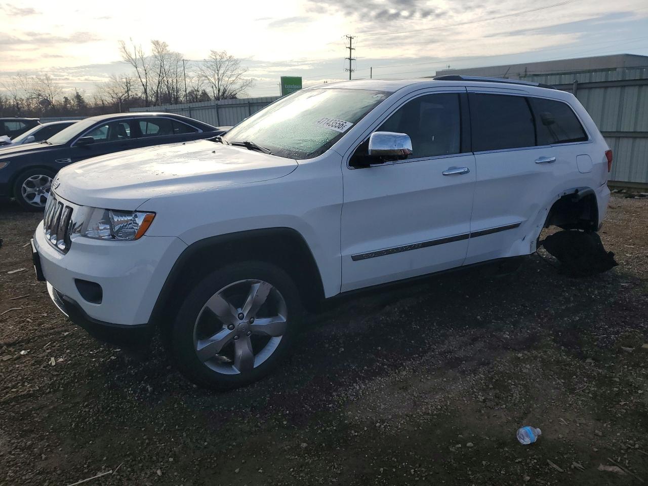 Salvage Jeep Grand Cherokee Image