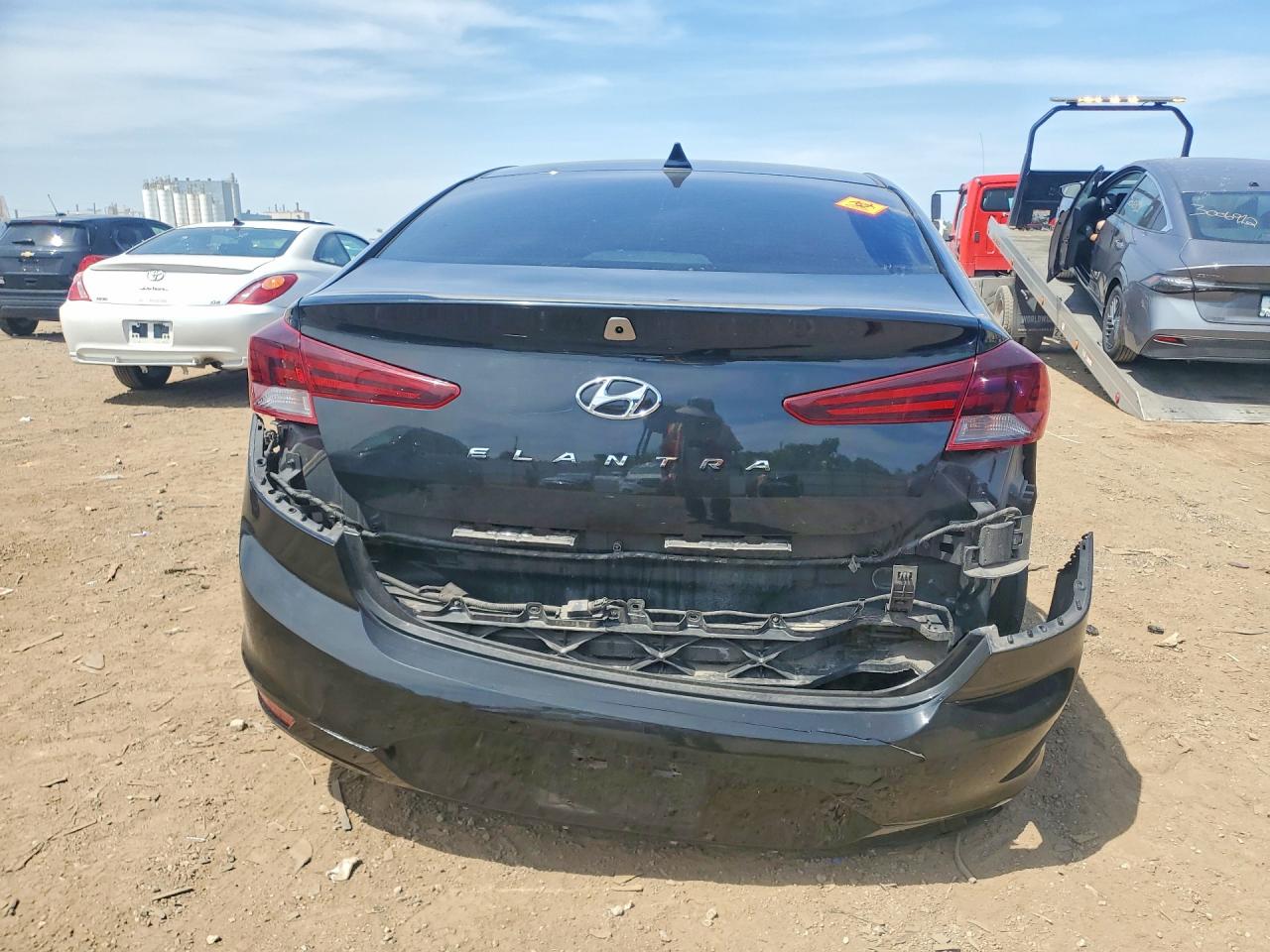 Hyundai ELANTRA Sel