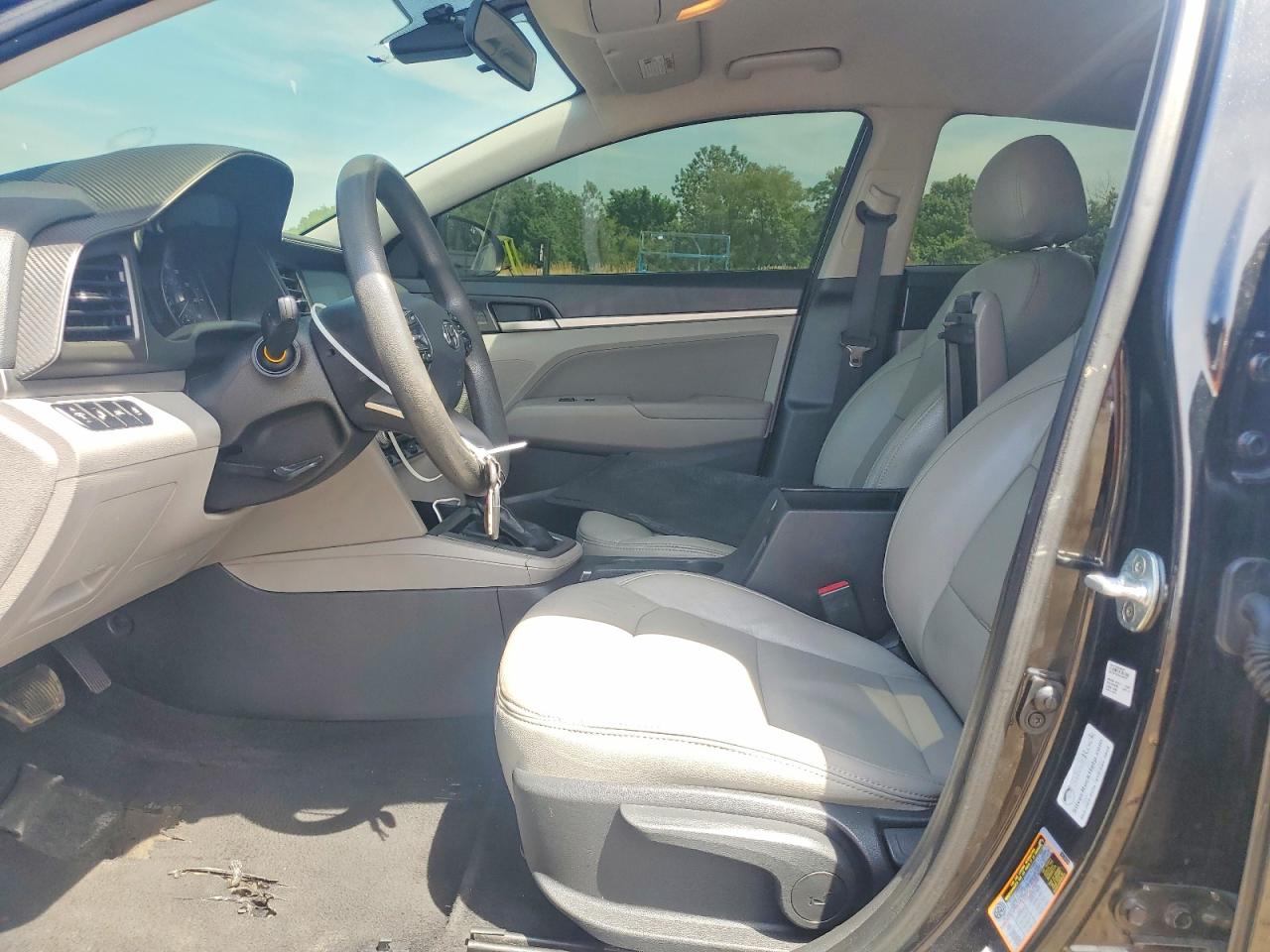Hyundai ELANTRA Sel