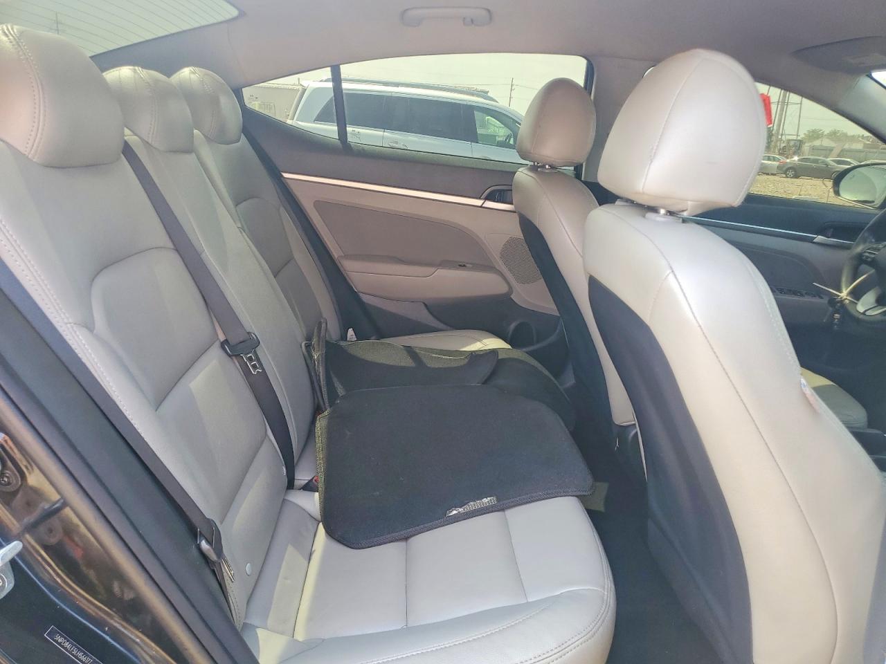 Hyundai ELANTRA Sel
