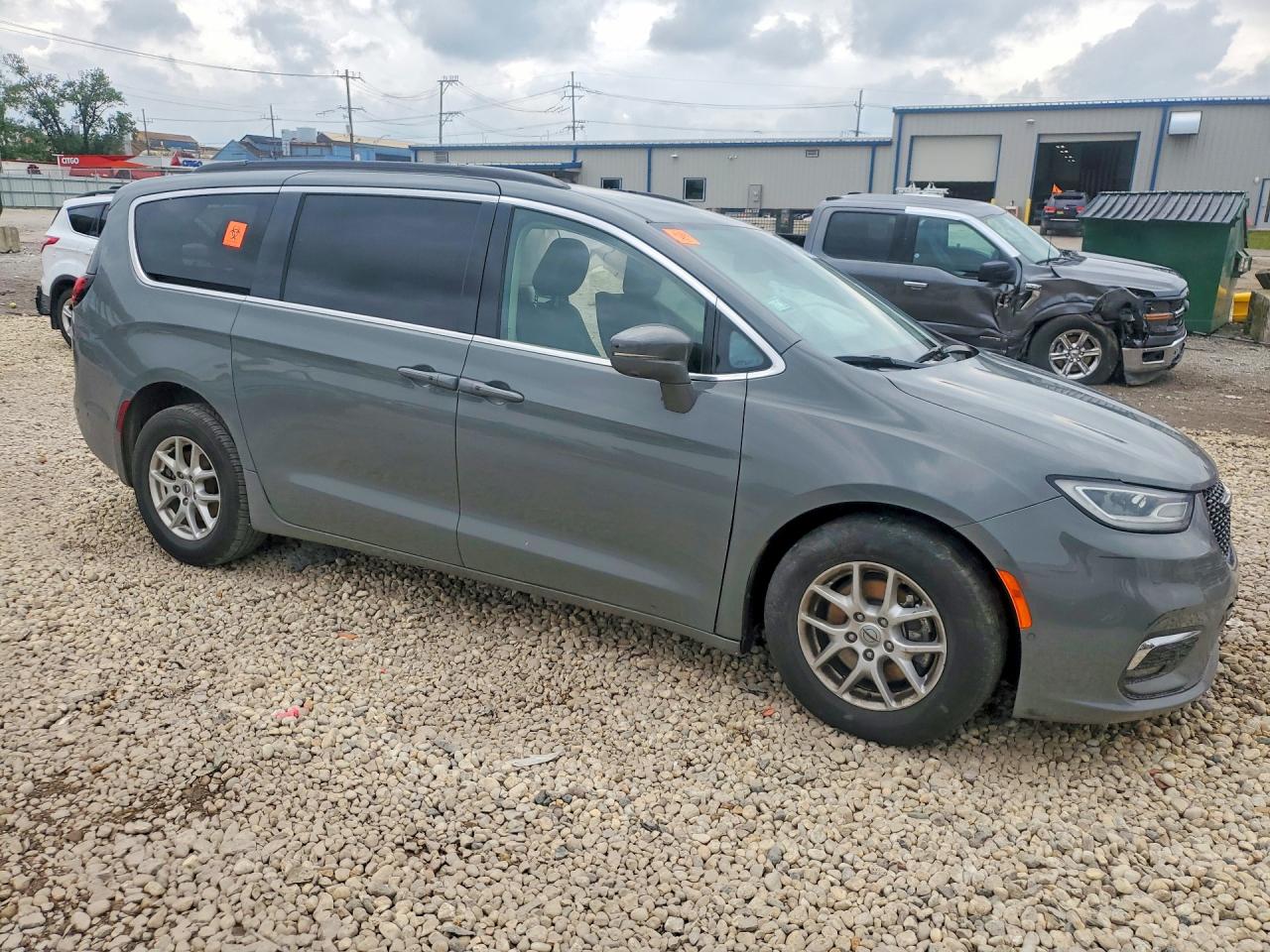 Chrysler Pacifica Touring L
